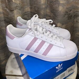Adidas Originals Superstar W sneake size 8.5